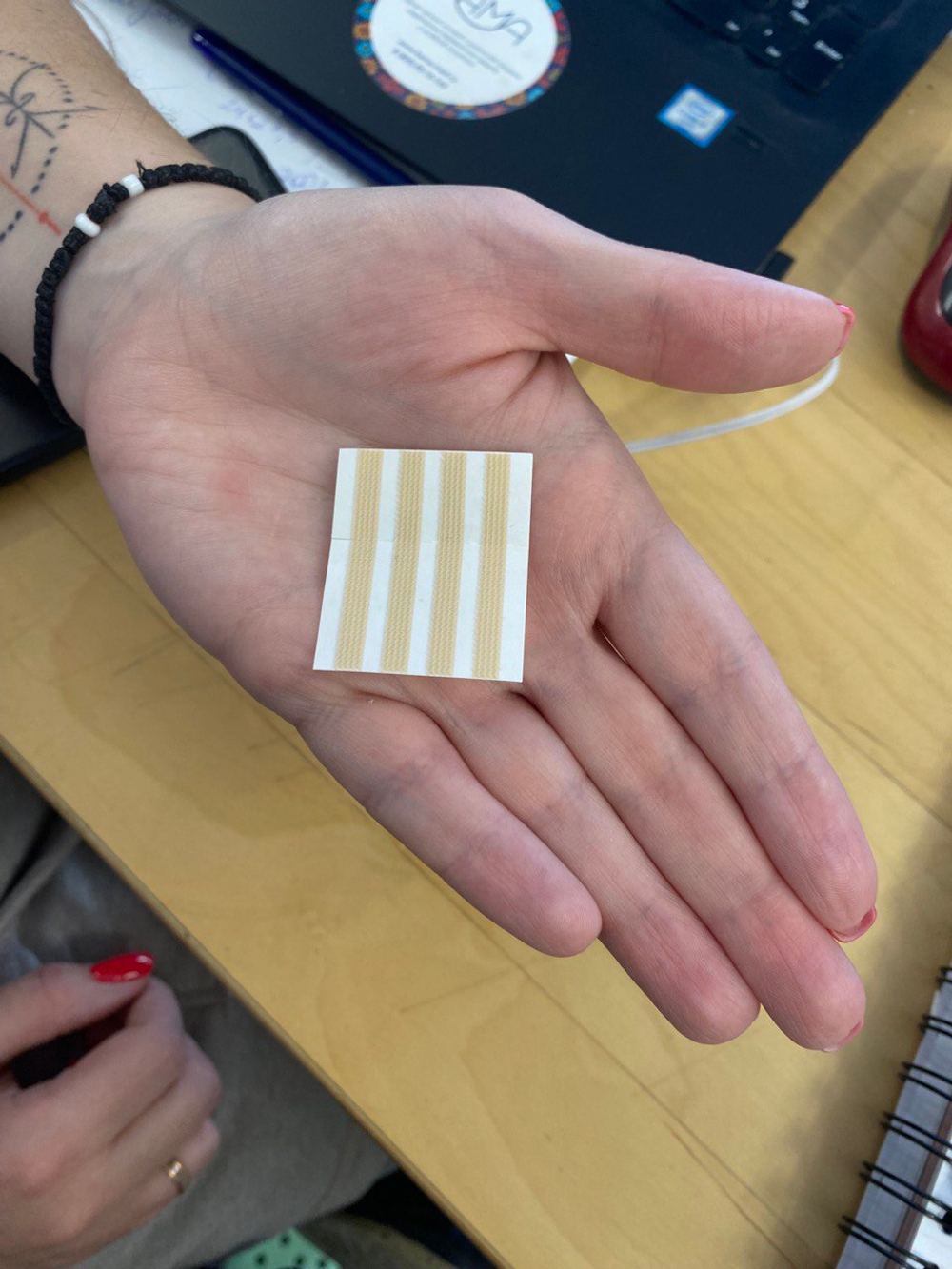 Пластырь для бесшовного сведения краев ран Стрипс 4х38 мм, №8. Набор из 4-х упаковок